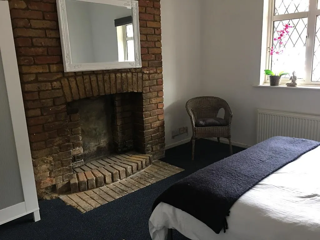 Lotus Lodge Westcliff-on-Sea